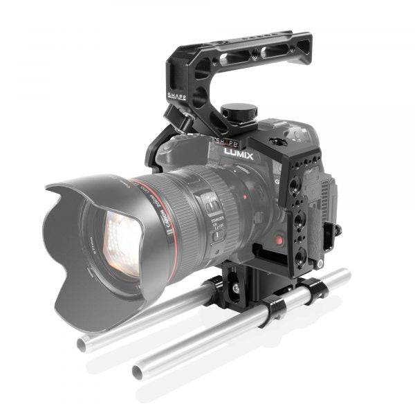 Panasonic Lumix GH6 Full Camera Cage with 15mm LWS Rod System 01_SHAPE_Panasonic_Lumix_GH6_Camera_Cage__Top_Handle_and_Rod_Bloc_System