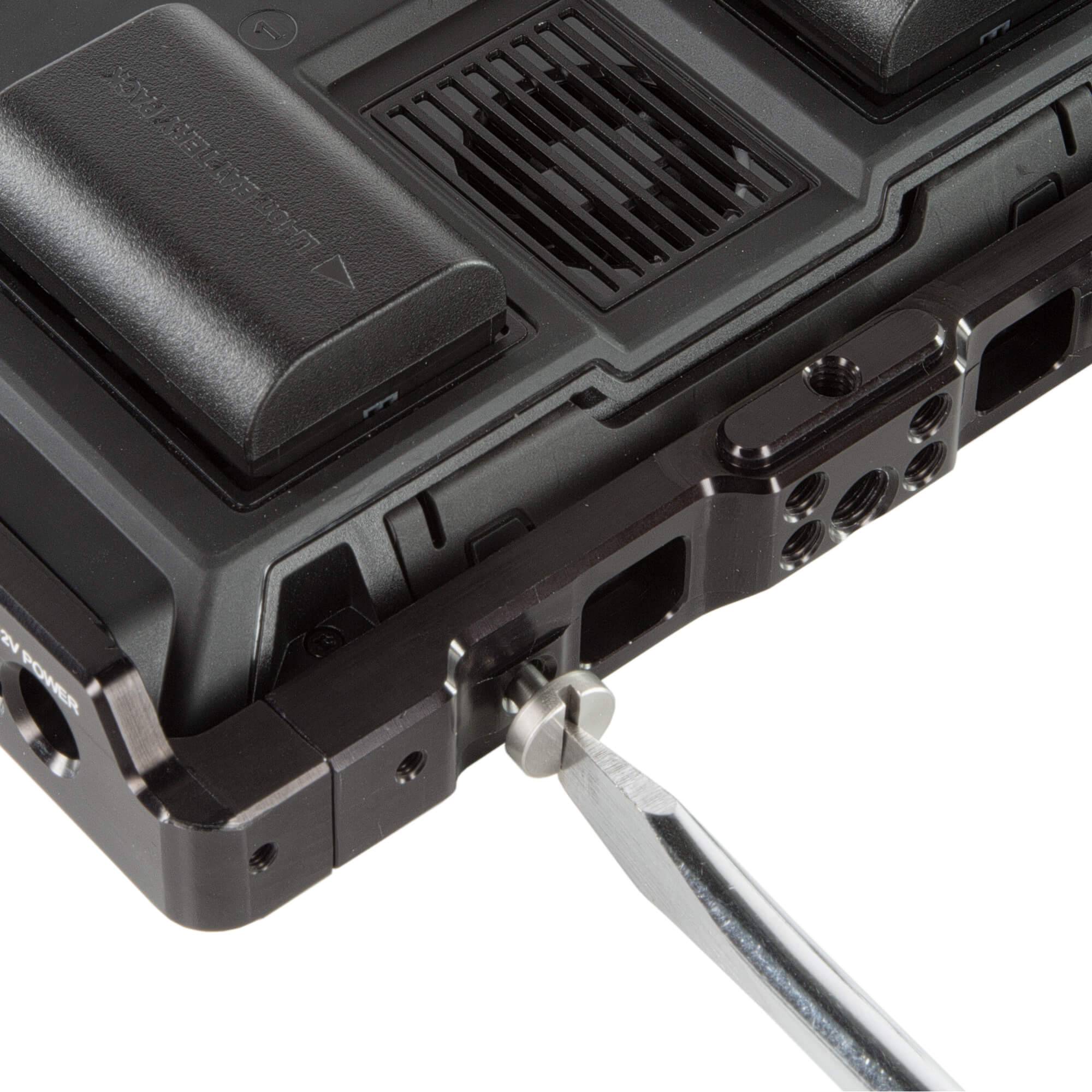 BMD 4k video assist cage with 15 mm ballrod 06_SHAPE_Monitor_Cage_with_15_mm_Rod_Bloc_Ball_Head_for_Blackmagic_Design_4k_Video_Assist_Cage
